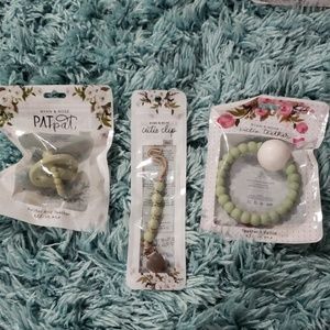 Ryan & Rose Sage LE lot